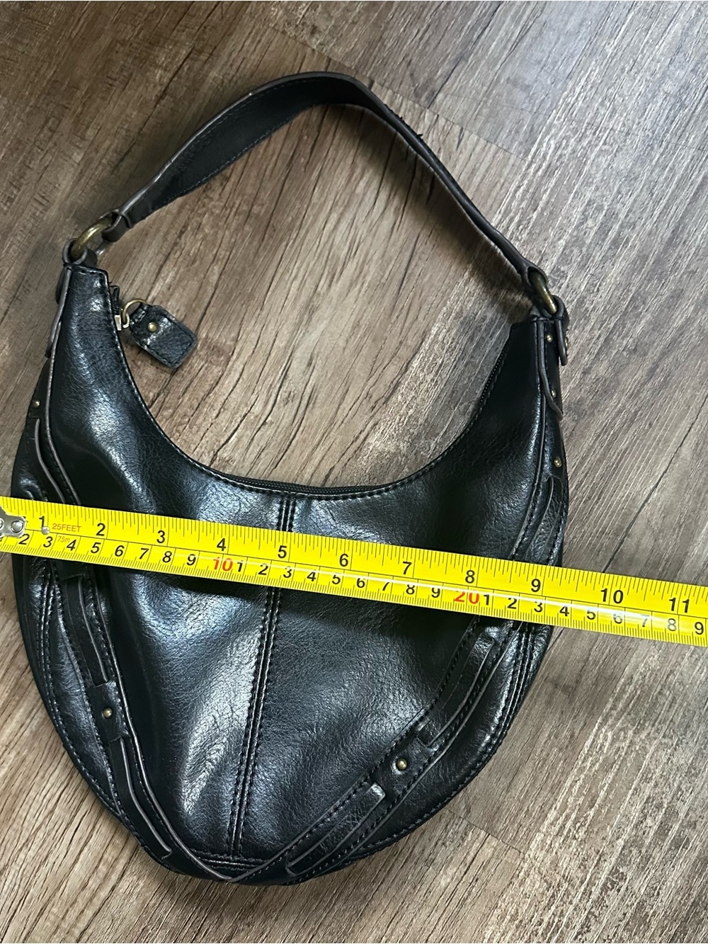 Liz Claiborne black leather boho bag Brown Interior Zippered Pouch - Picture 7 of 10